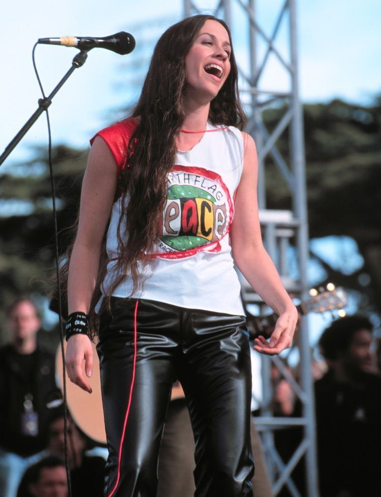 Alanis Morissette inspired festival outfit ideas