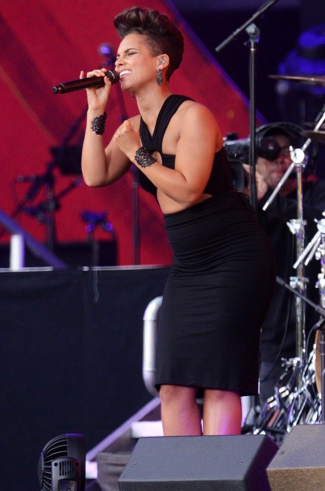 Alicia Keys concert outfit ideas 0035