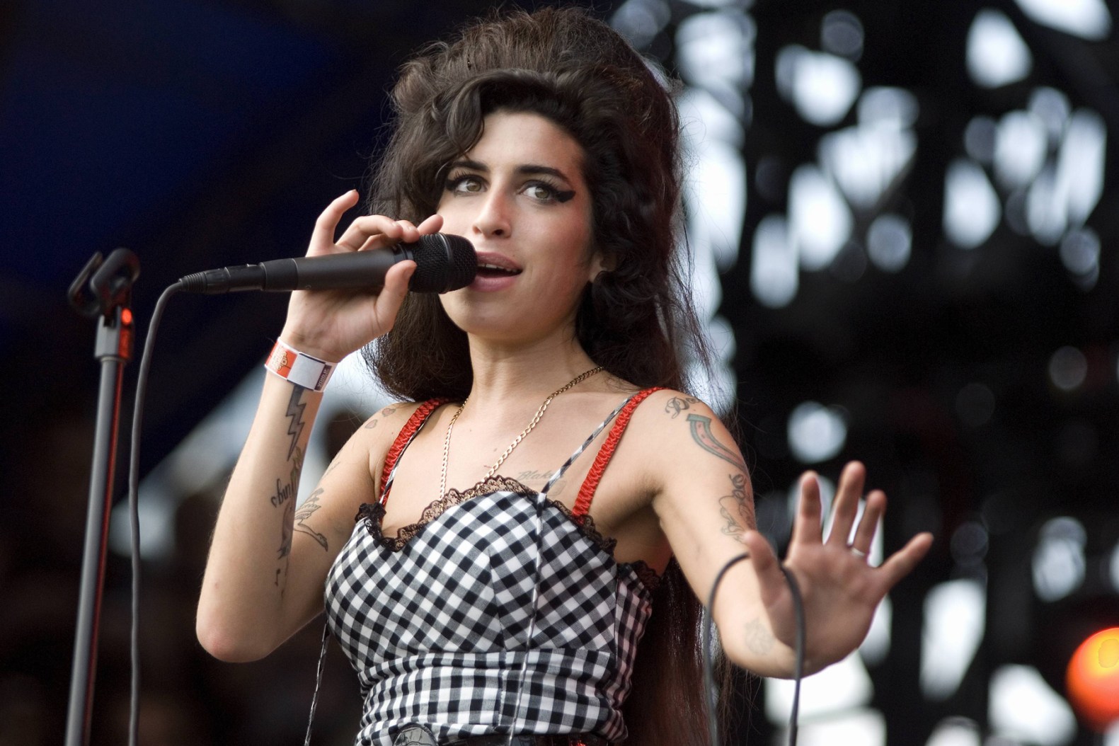 Amy Winehouse outfit ideas 0019