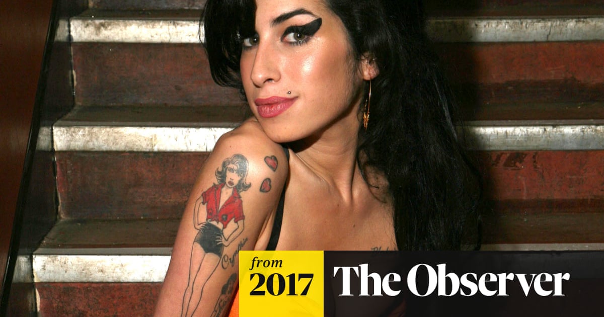 Amy Winehouse outfit ideas 0052