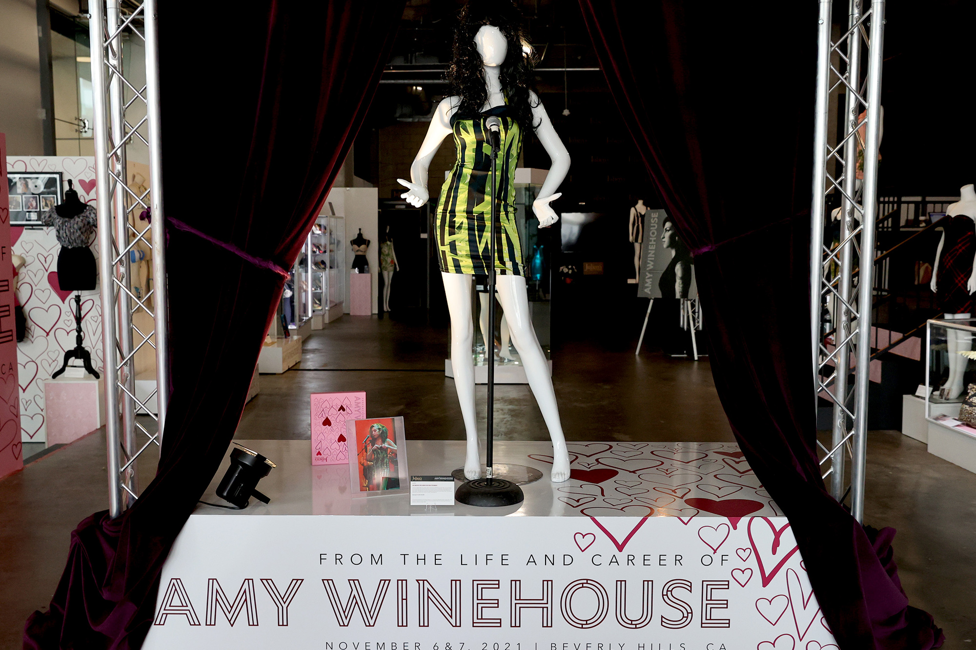 Amy Winehouse outfit ideas 0079