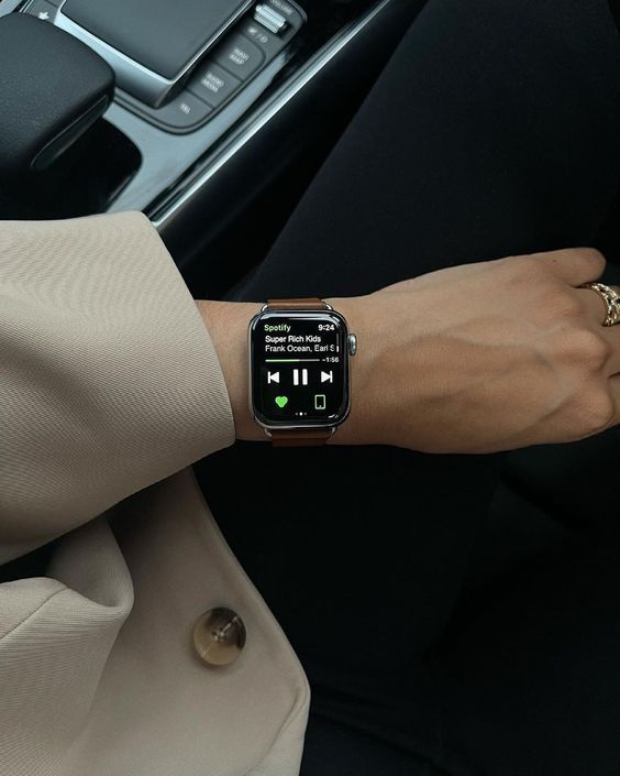 apple watch outfit ideas for casual wear