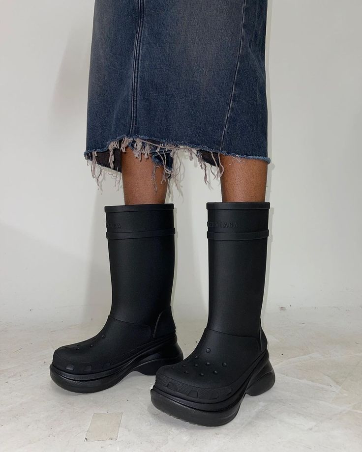 Balenciaga croc boots outfit ideas 0084