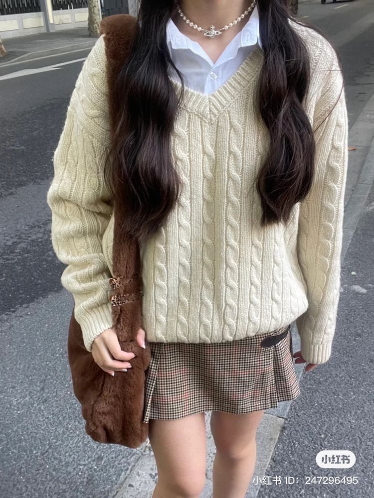 beige sweater outfit ideas 0058