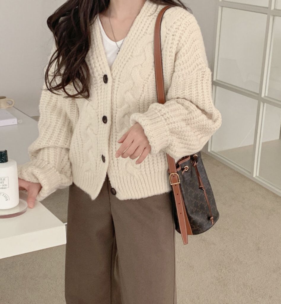 beige sweater outfit ideas 0094