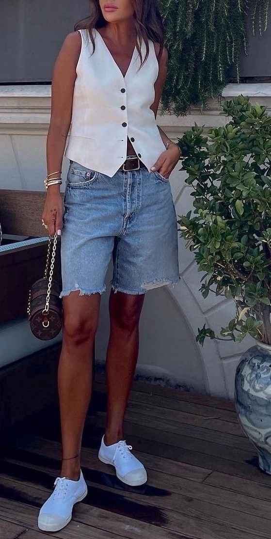 bermuda shorts outfit ideas 0093