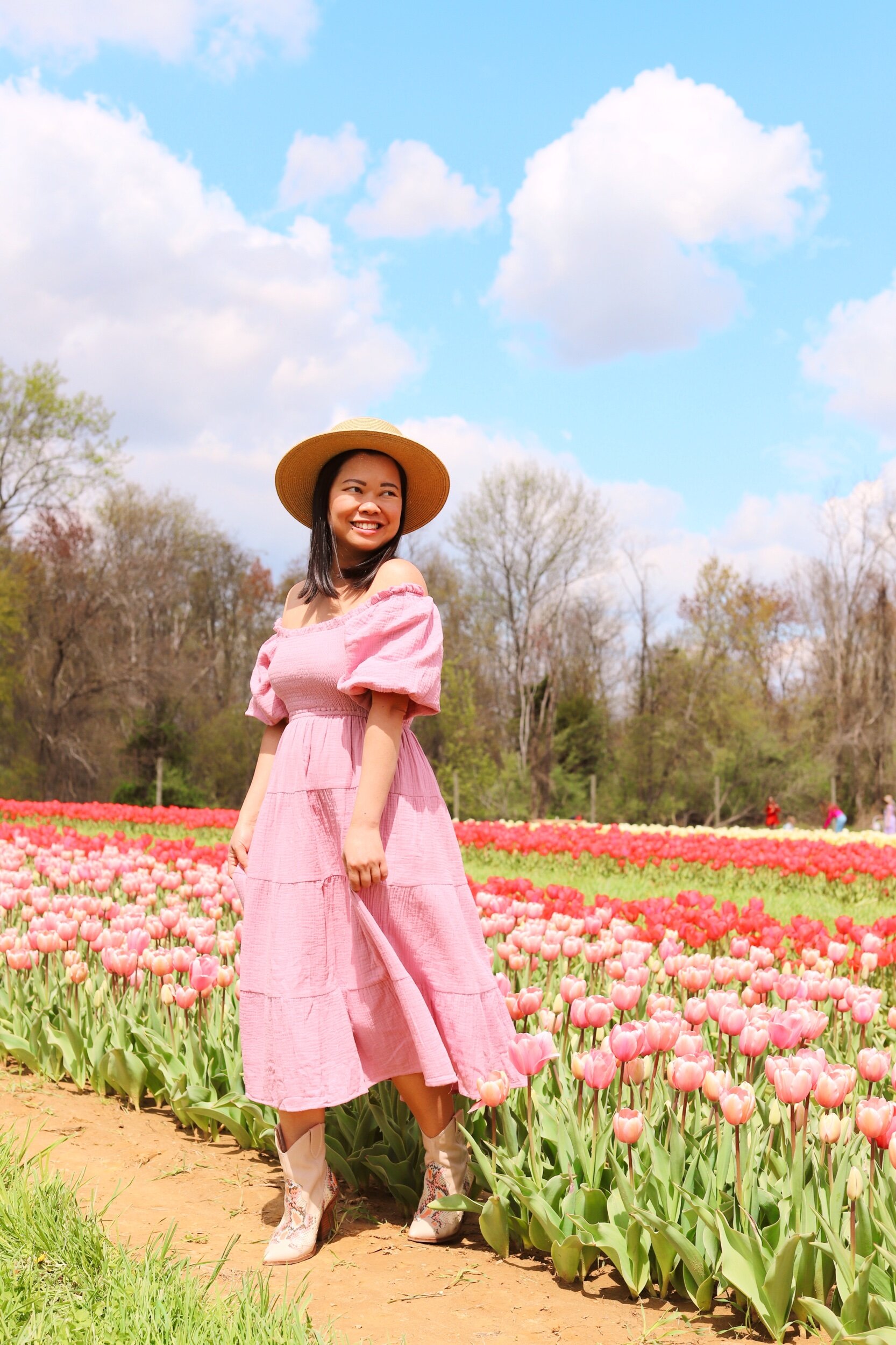 best accessories for tulip farm outfit ideas