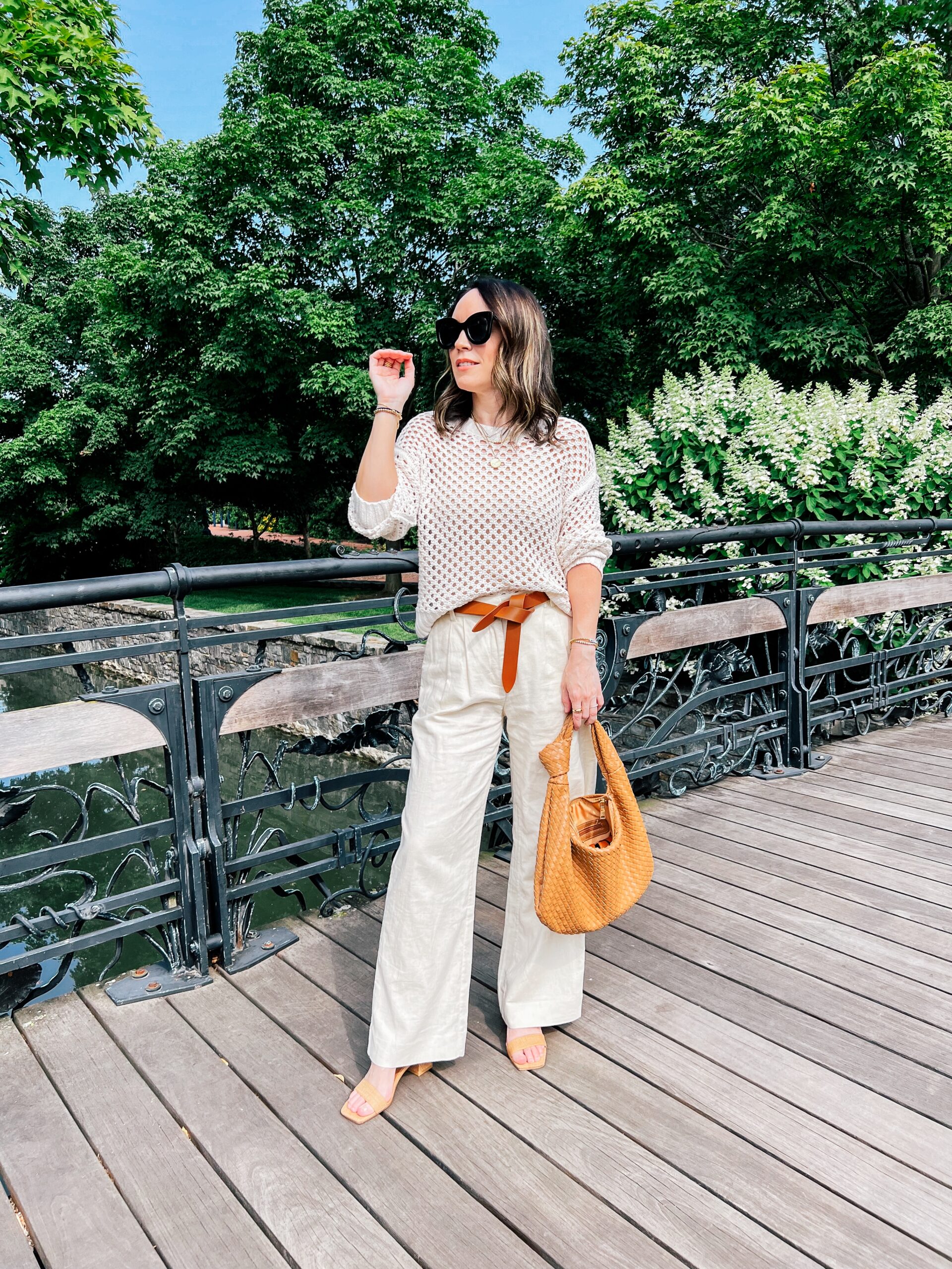 best tops to pair with summer white linen pants