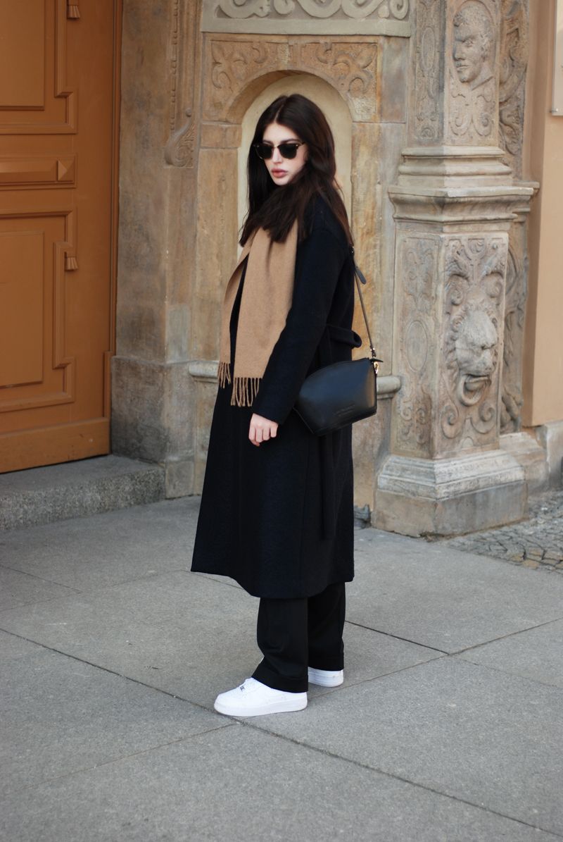 black coat outfit ideas 0050