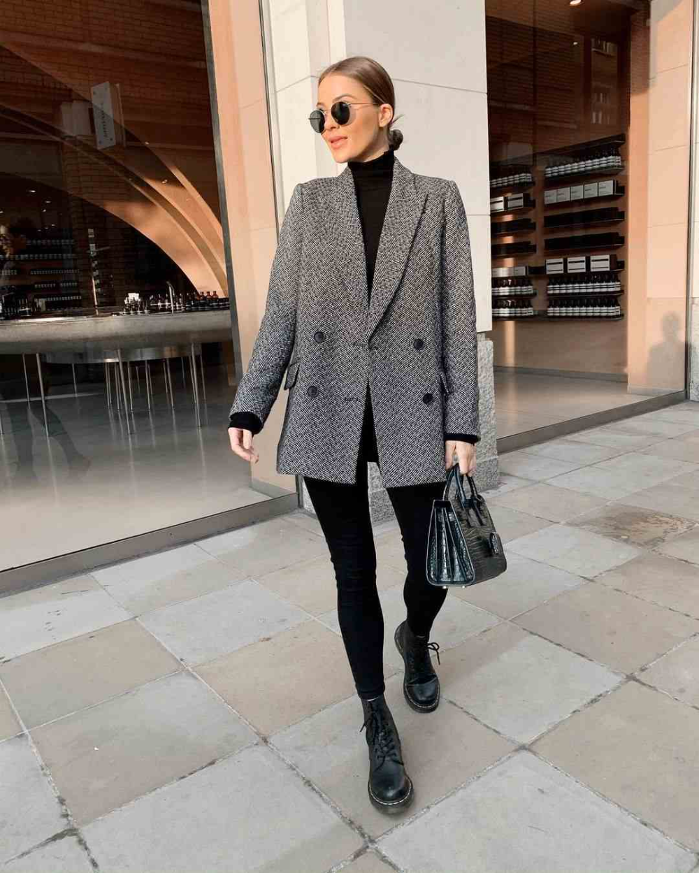 black coat outfit ideas 0078