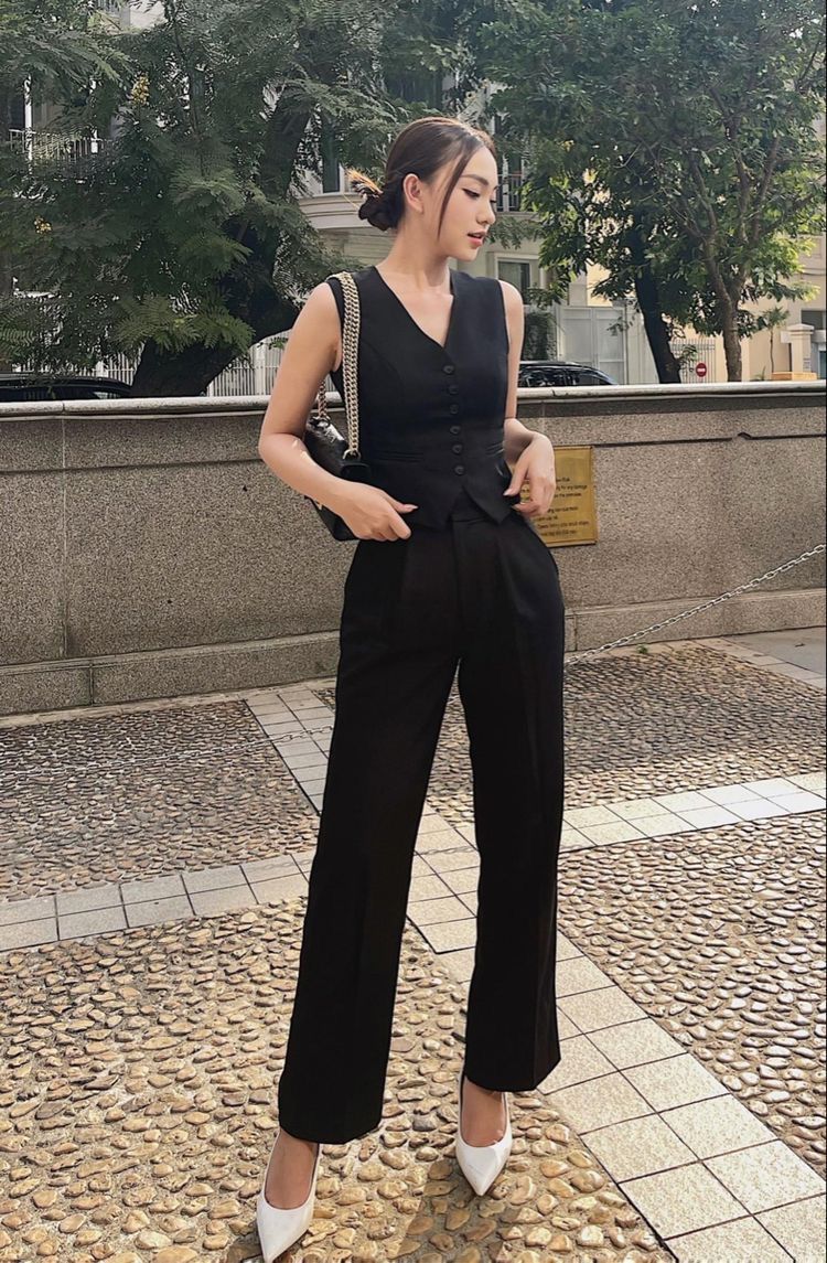 black jumpsuit outfit ideas 0011