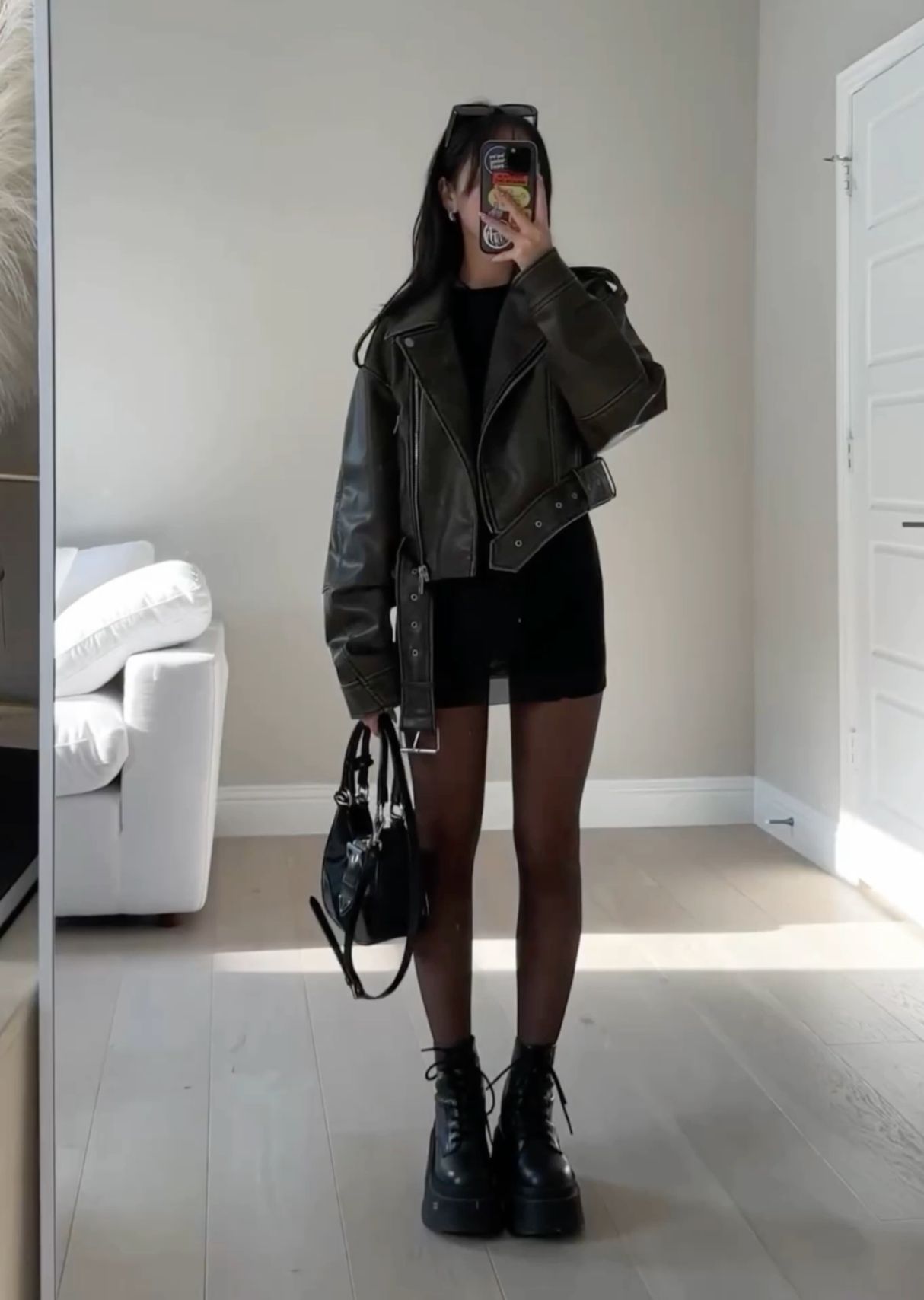 black leather mini skirt outfit ideas 0015