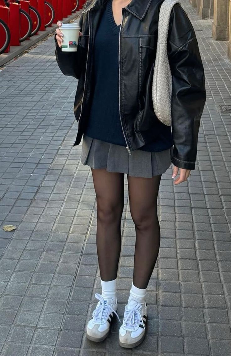 black leather mini skirt outfit ideas 0027