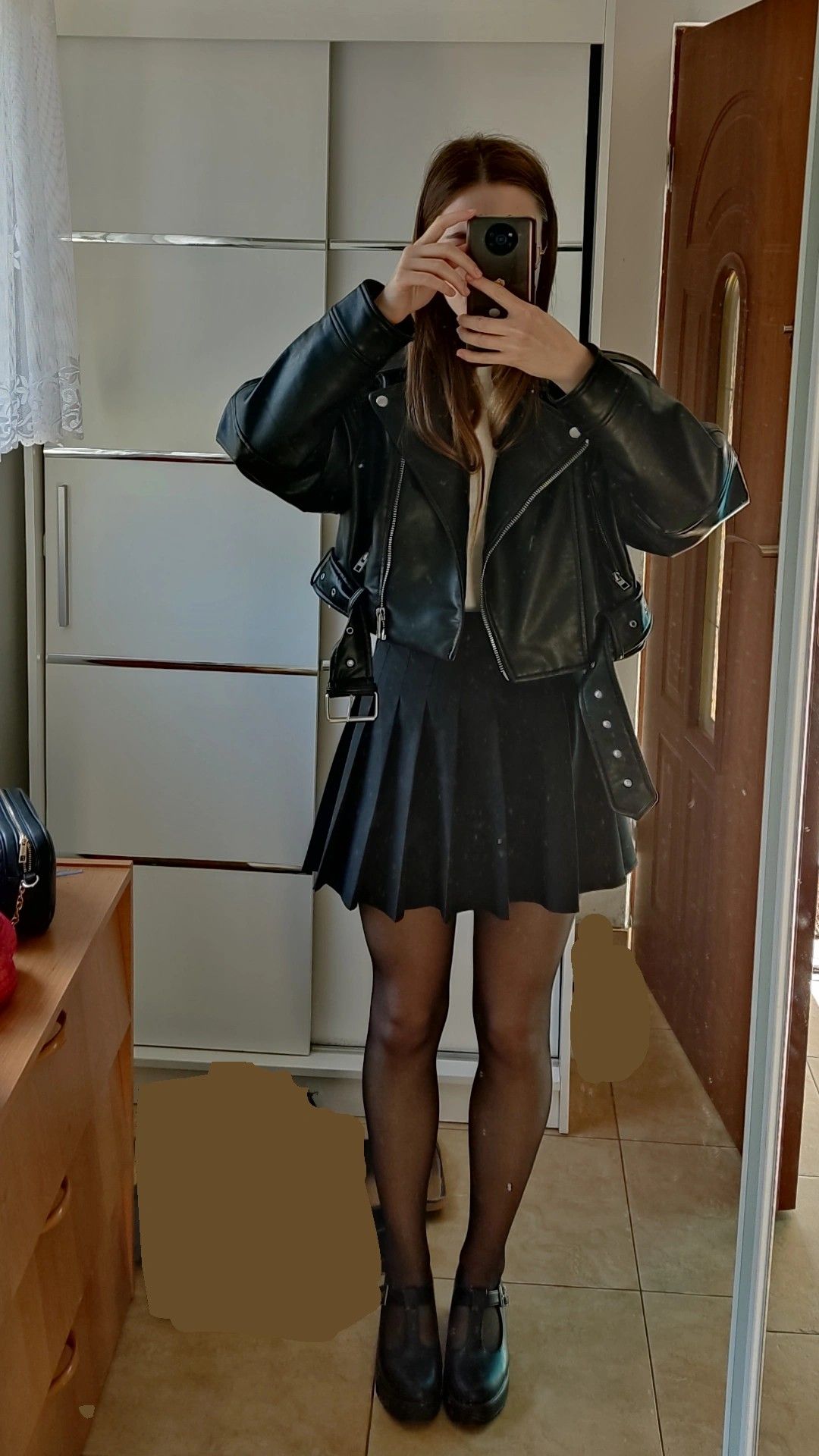 black leather mini skirt outfit ideas 0038