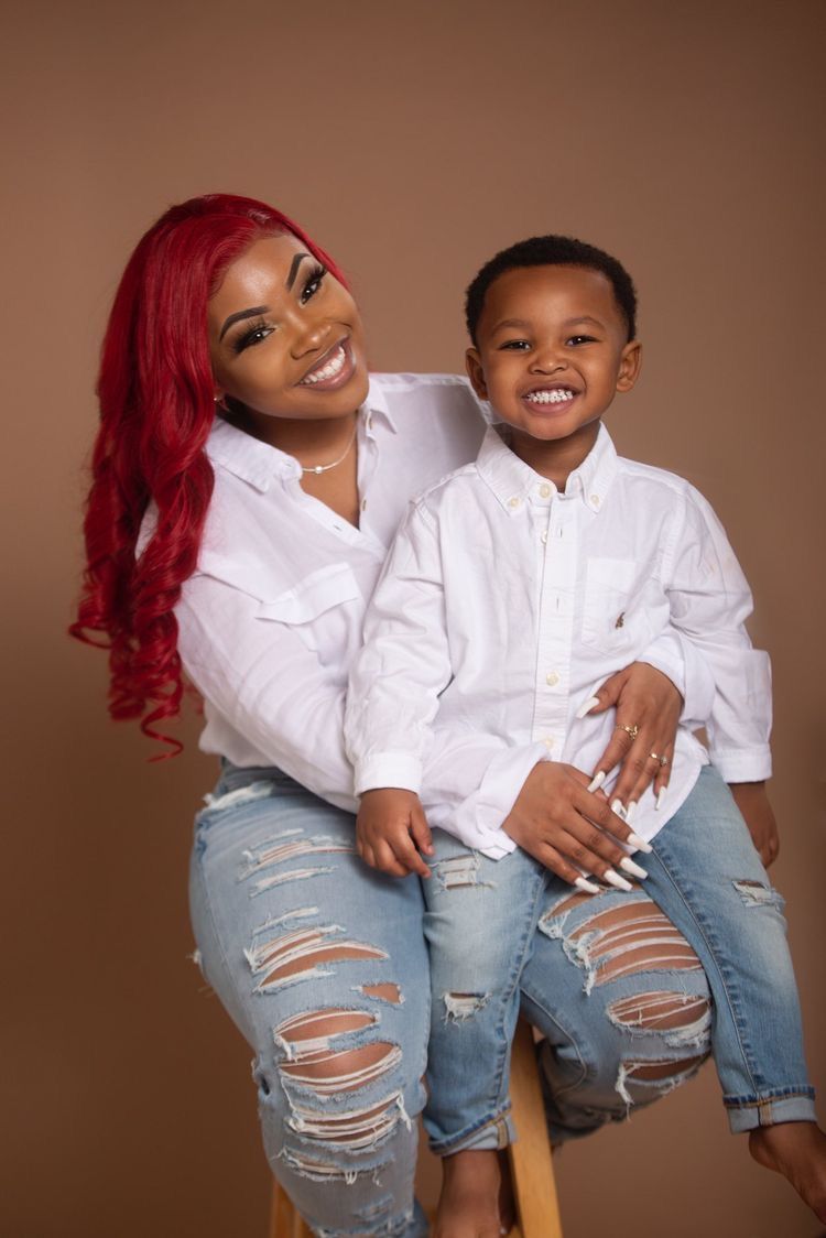 black mom and son photoshoot outfit ideas 0021