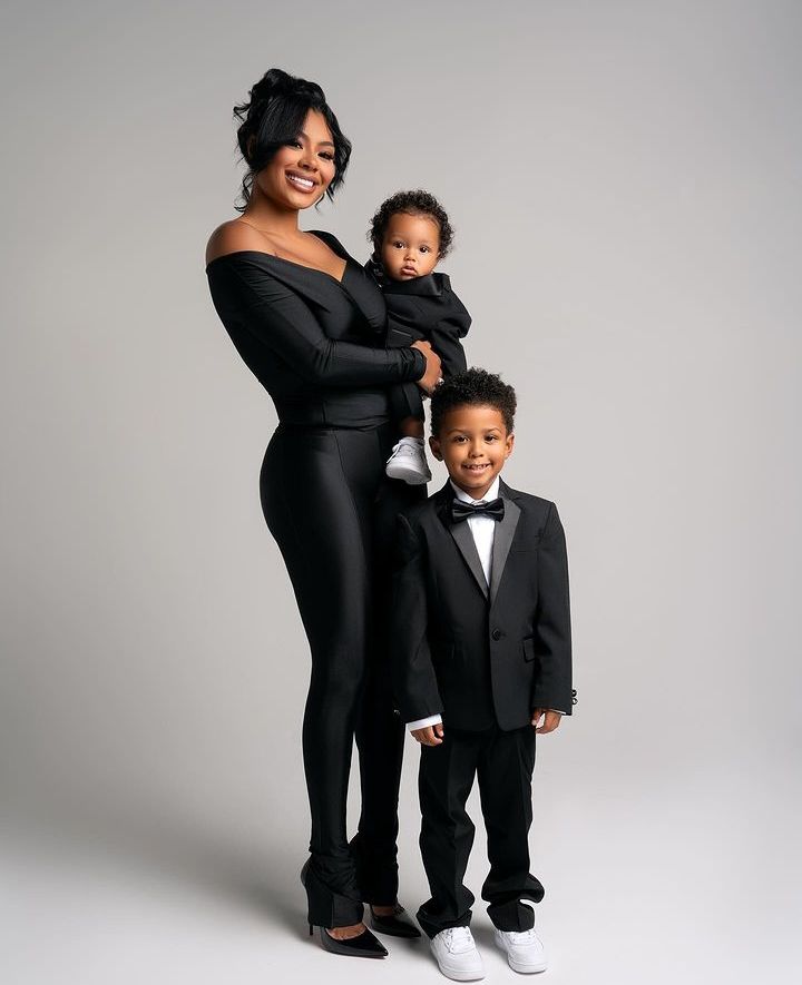 black mom and son photoshoot outfit ideas 0025