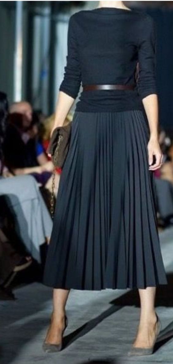 black pleated skirt outfit ideas 0078