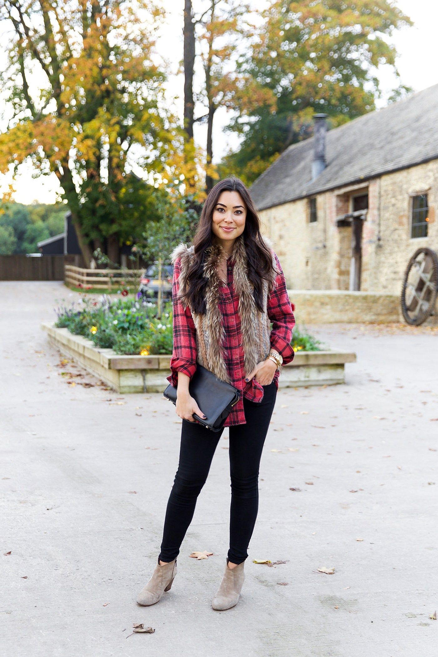 brown fur vest outfit ideas 0042