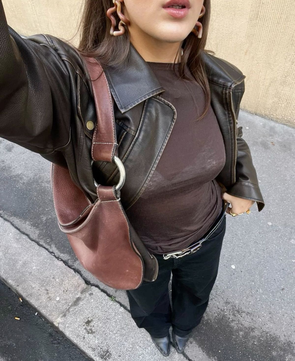 brown leather jacket outfit ideas 0054