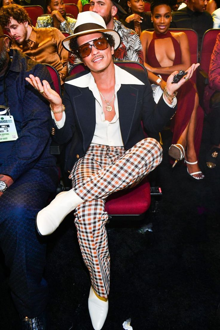 Bruno Mars outfit ideas 0032