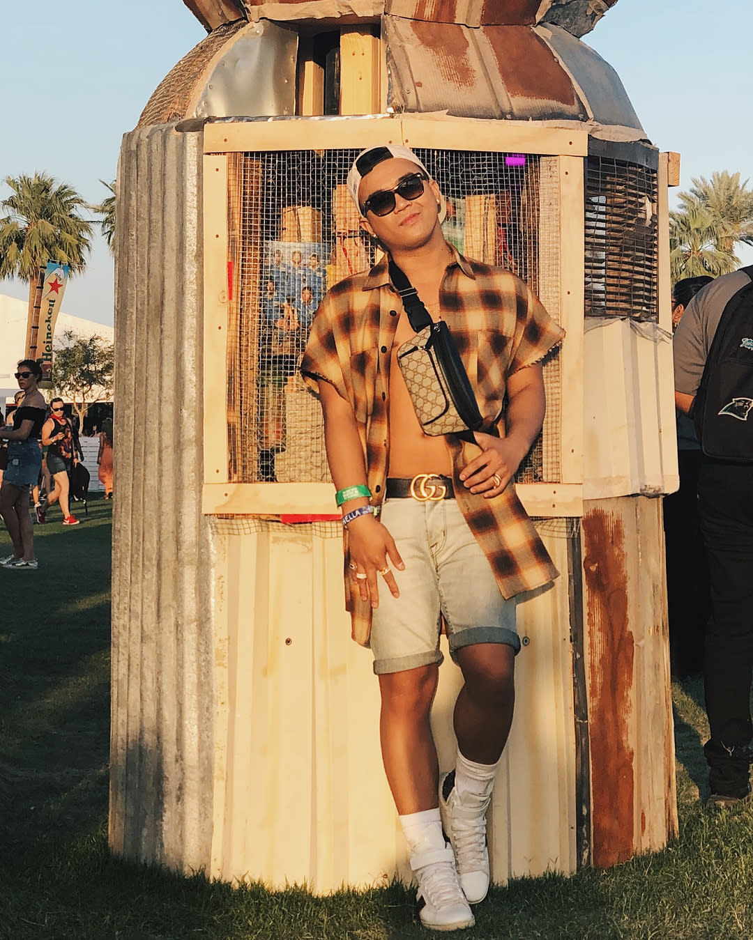 casual Coachella looks for men