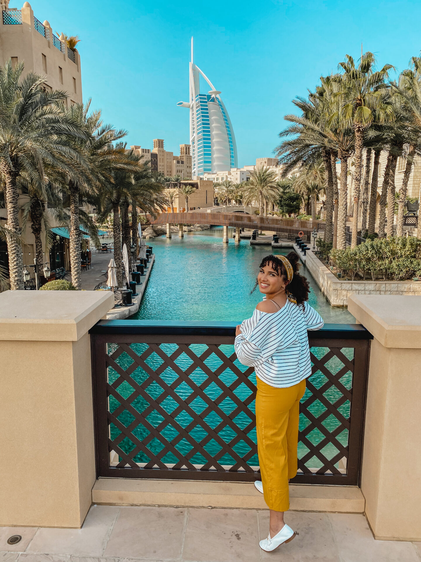 casual Dubai outfit ideas for sightseeing