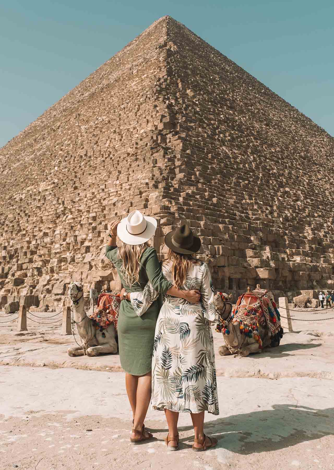 casual Egypt outfit ideas for sightseeing