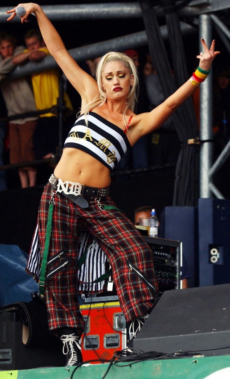 casual Gwen Stefani concert outfit ideas