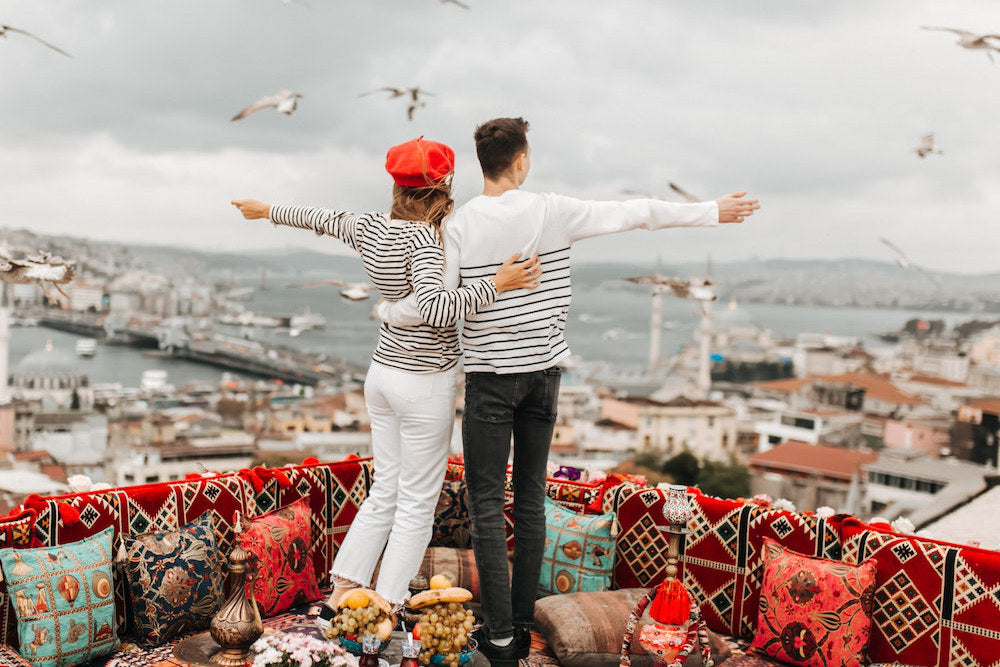 casual Istanbul outfit ideas for city sightseeing