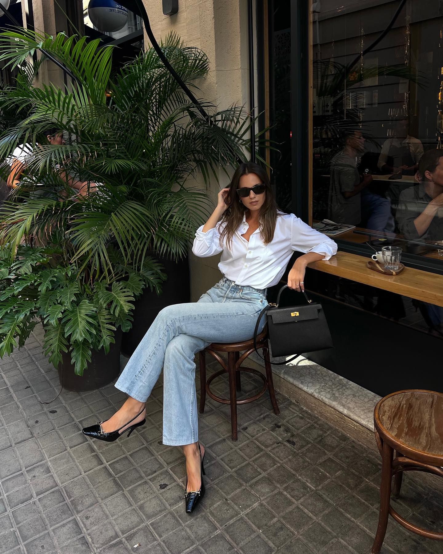 casual jeans and heels outfit ideas for brunch