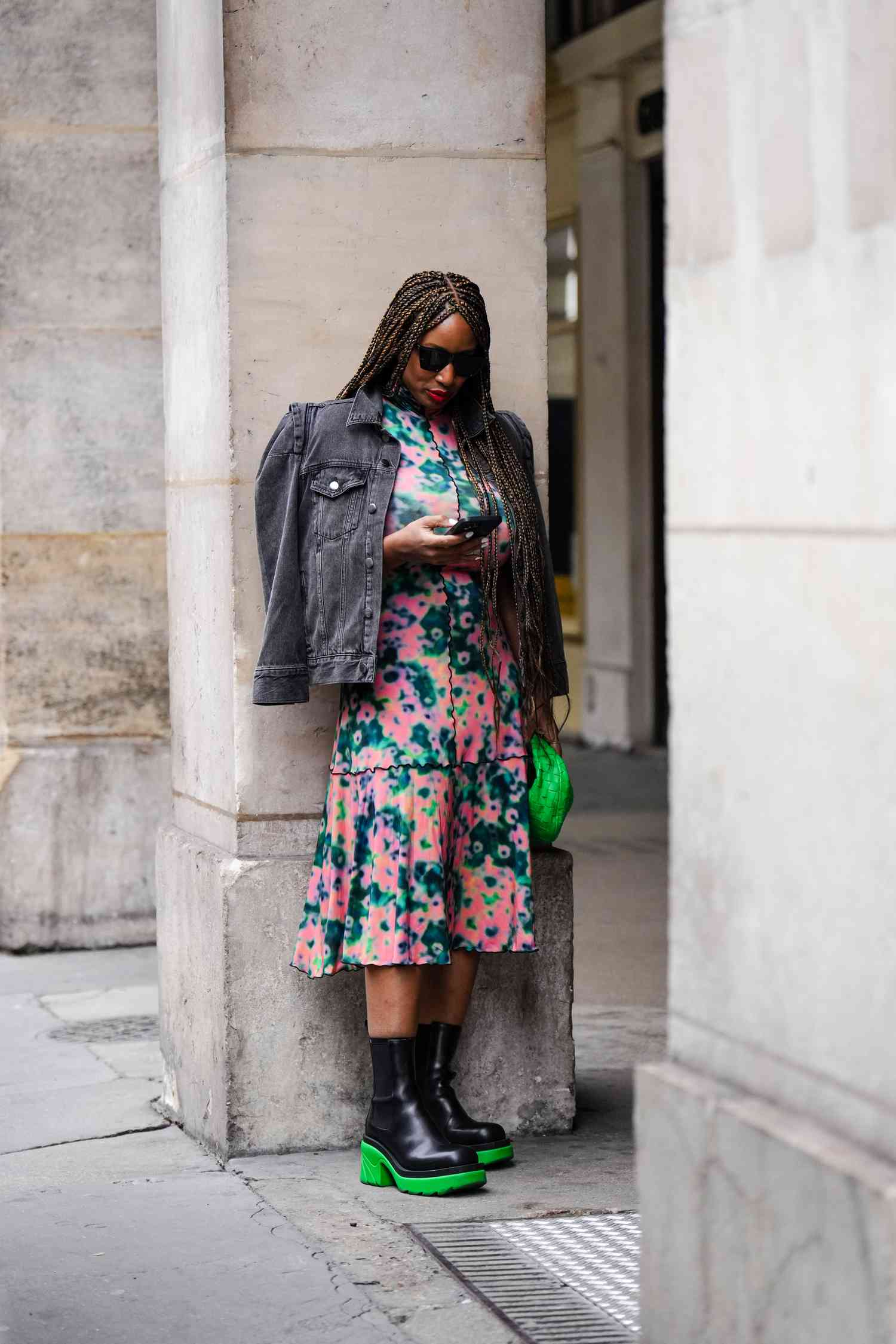 casual looks featuring Chelsea boots