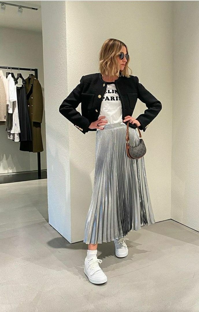 casual looks with a metallic skirt outfit