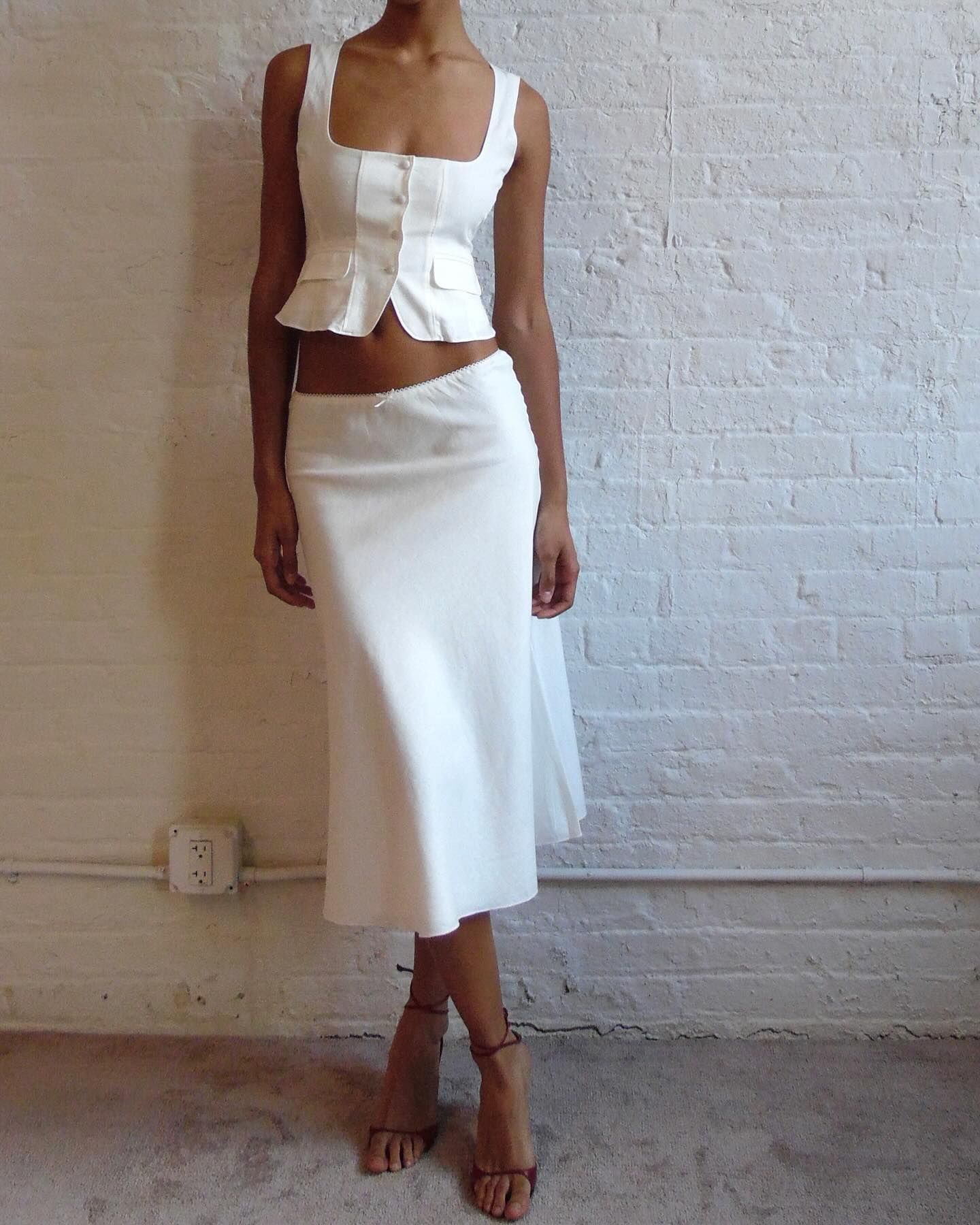 casual outfits featuring white linen skirts