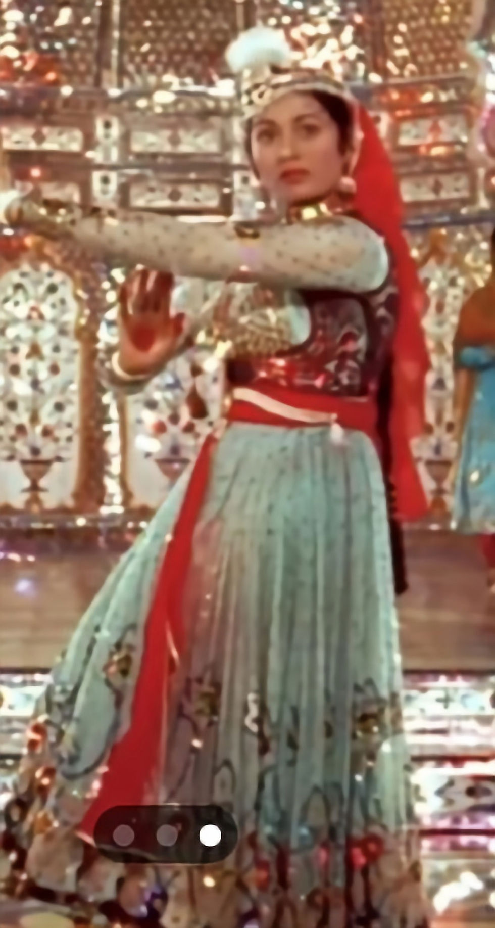 chic 90s Bollywood ensembles