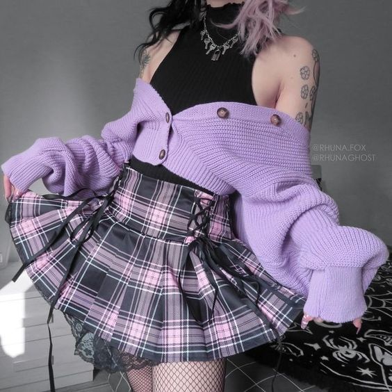 chic pastel Goth outfit ideas for festivals