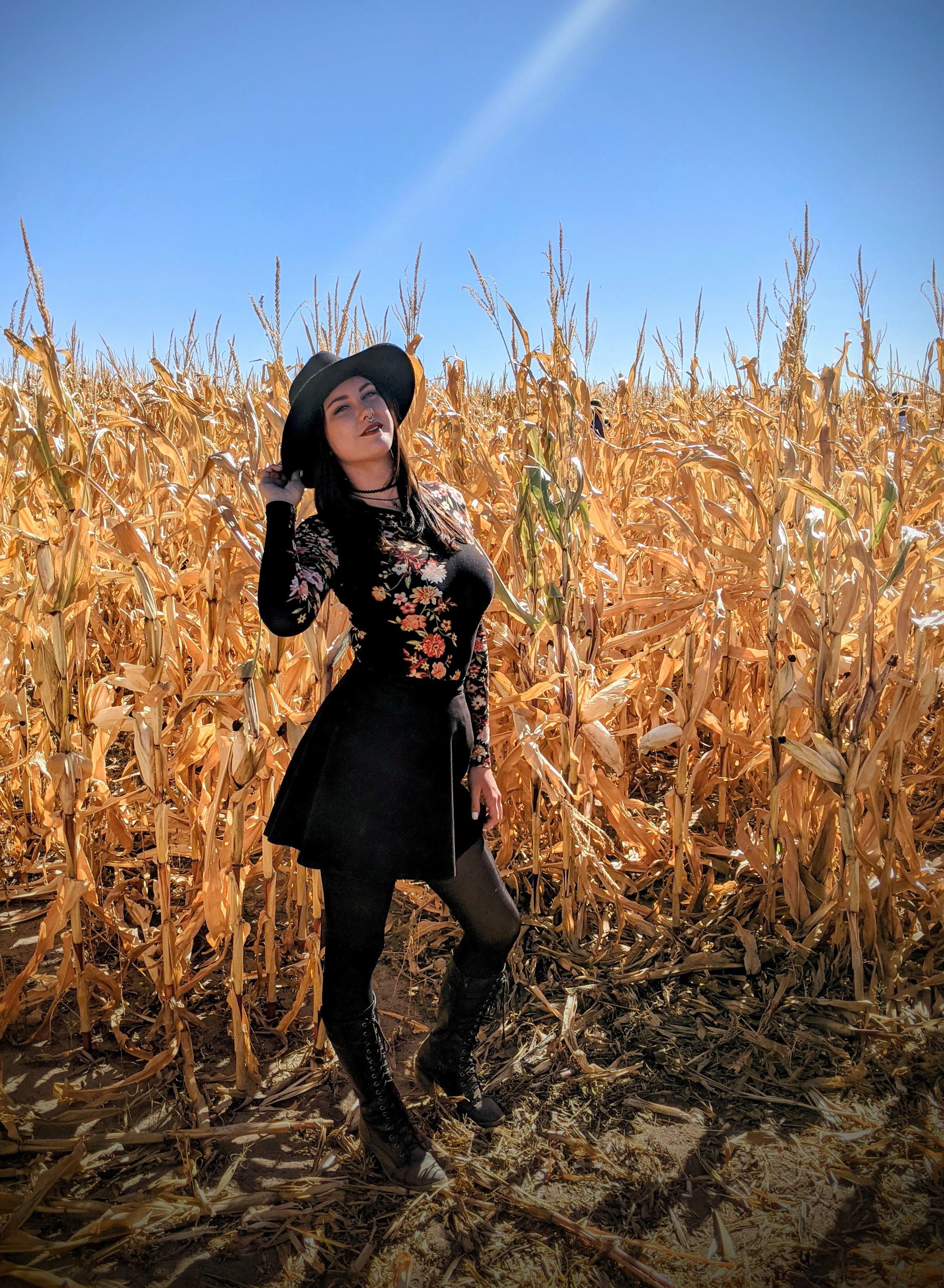 comfortable corn maze outfit suggestions