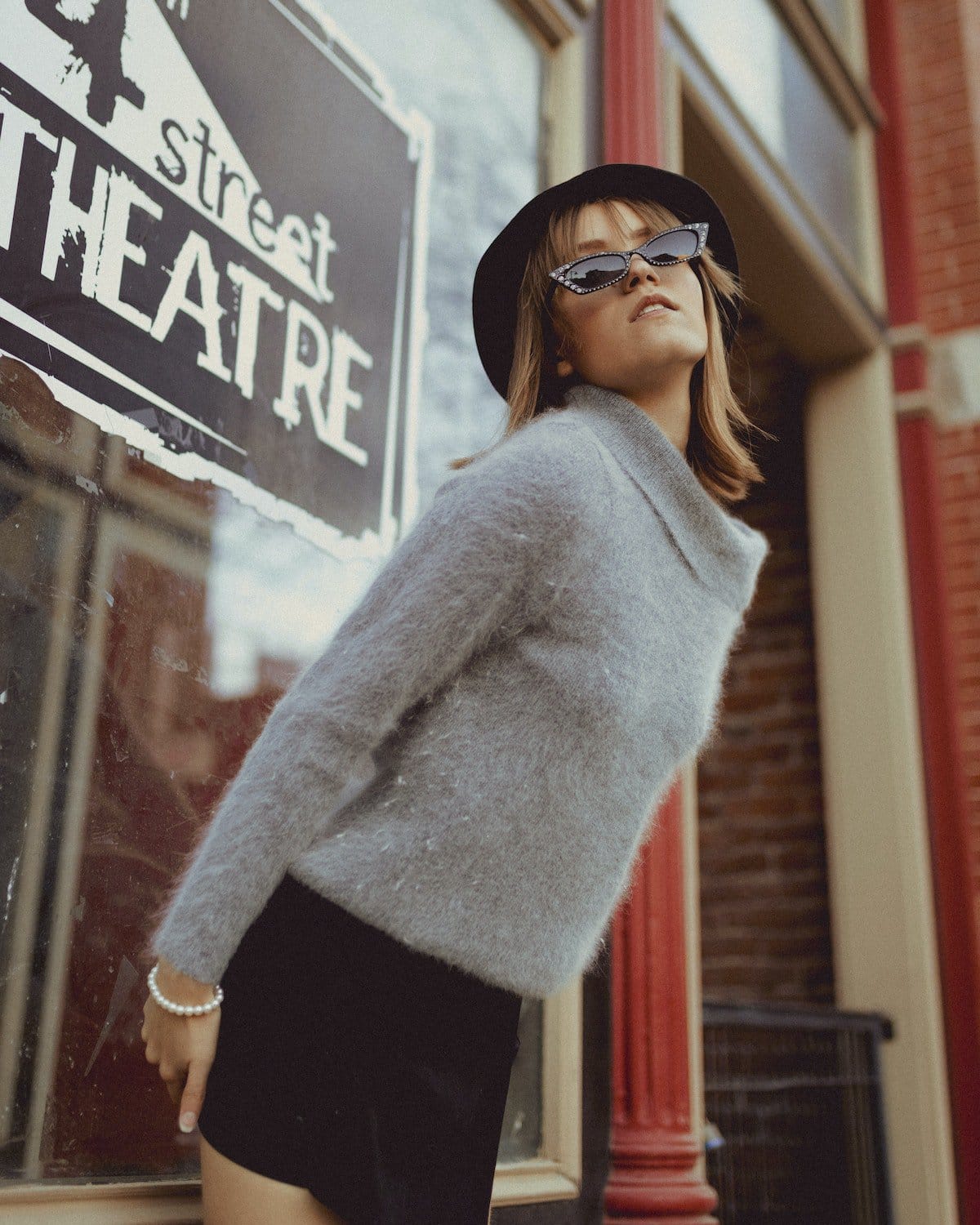 comfortable yet stylish theatre outfit ideas