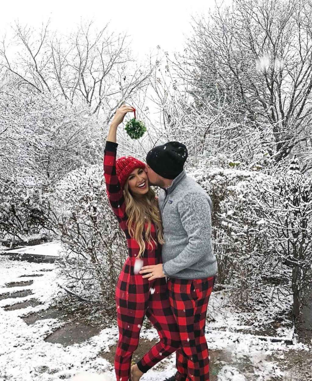 cozy couple outfit ideas for the holidays