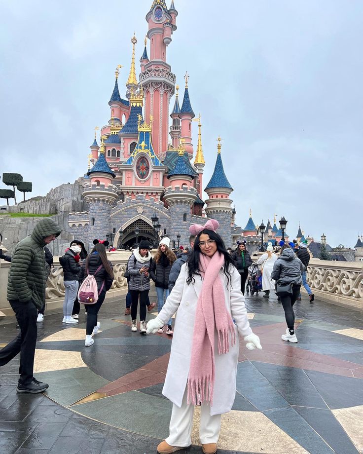 cozy outfits for Disneyland in winter