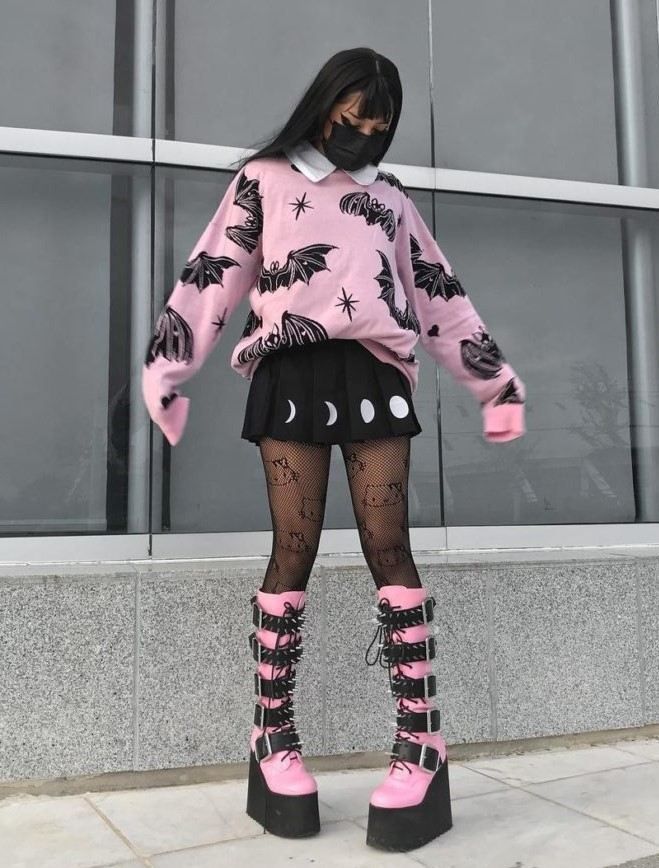 creative pastel Goth outfit ideas for photo shoots