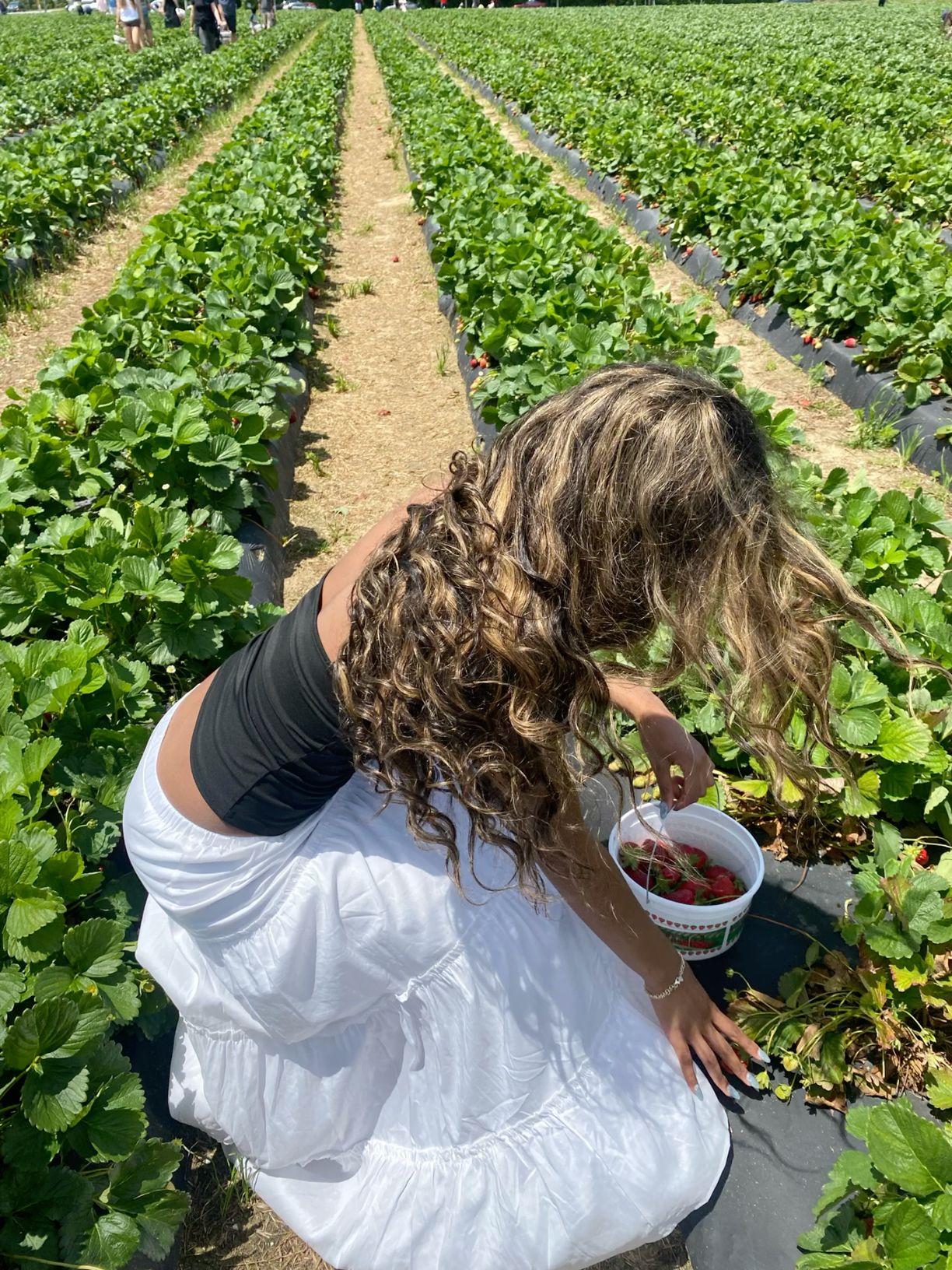 cute strawberry picking outfit ideas for summer