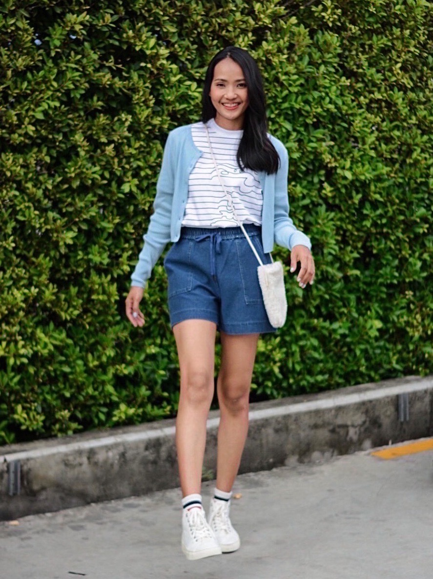 denim shorts outfit ideas with sneakers 0083