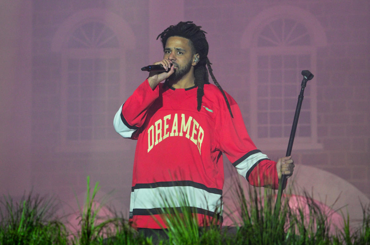 dreamville outfit ideas 0059