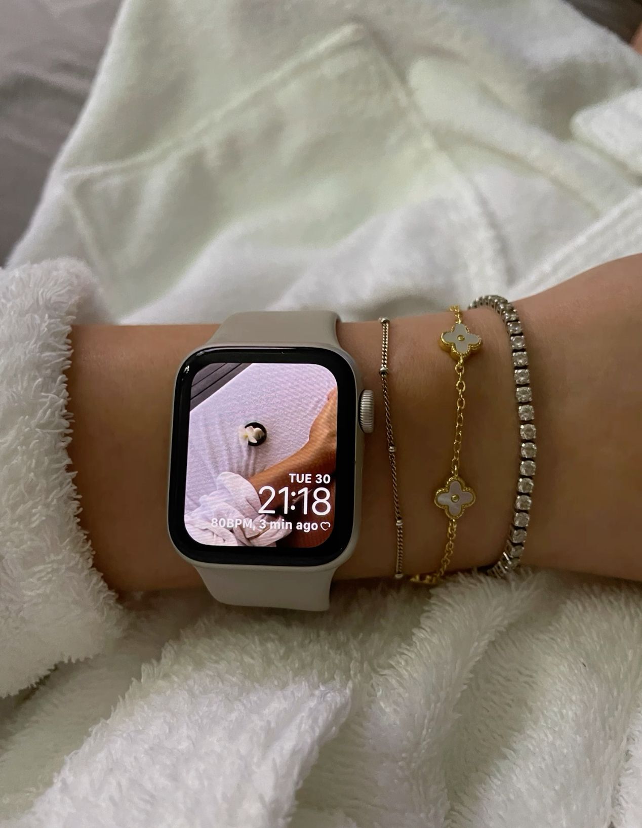 elegant apple watch outfit ideas for date night