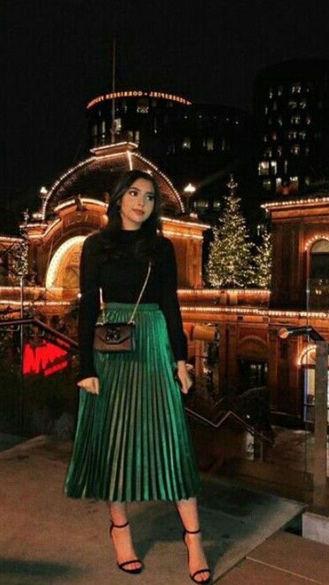 elegant green skirt outfit combinations