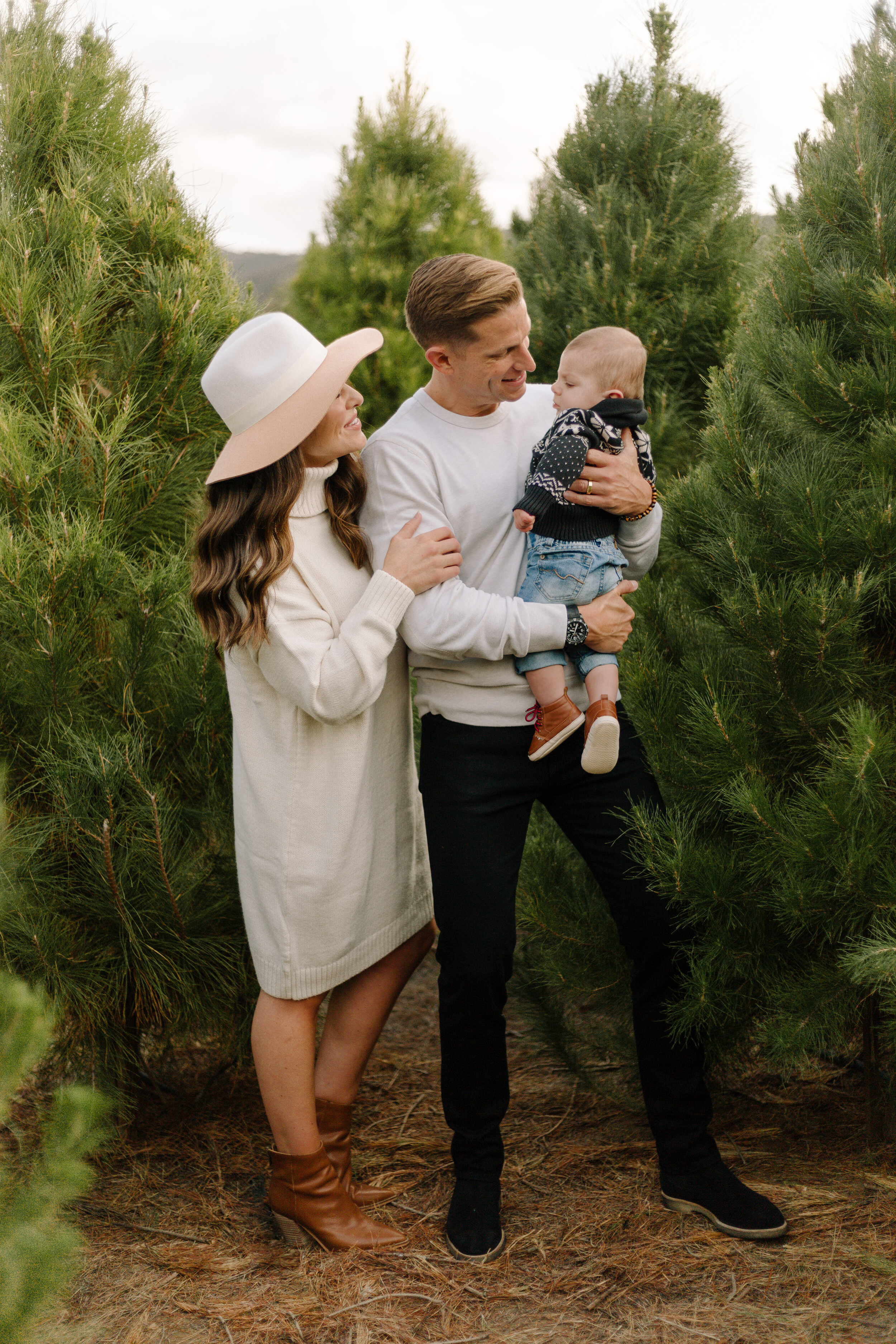 family Christmas outfit ideas 0017