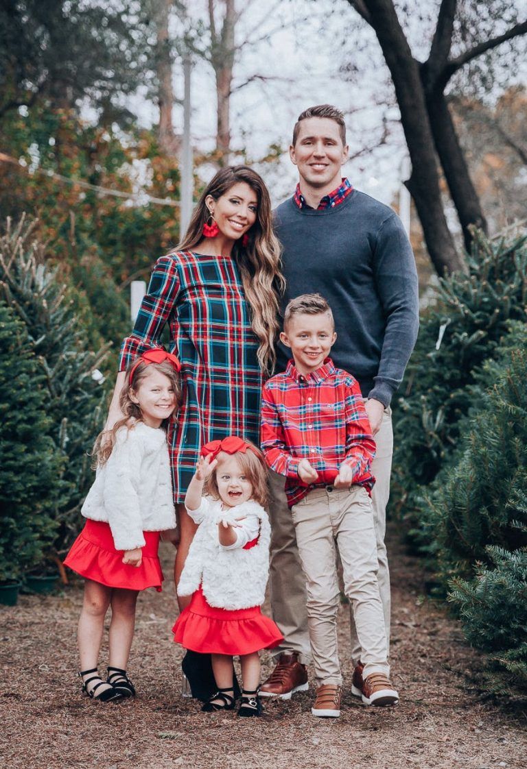 family Christmas outfit ideas 0059