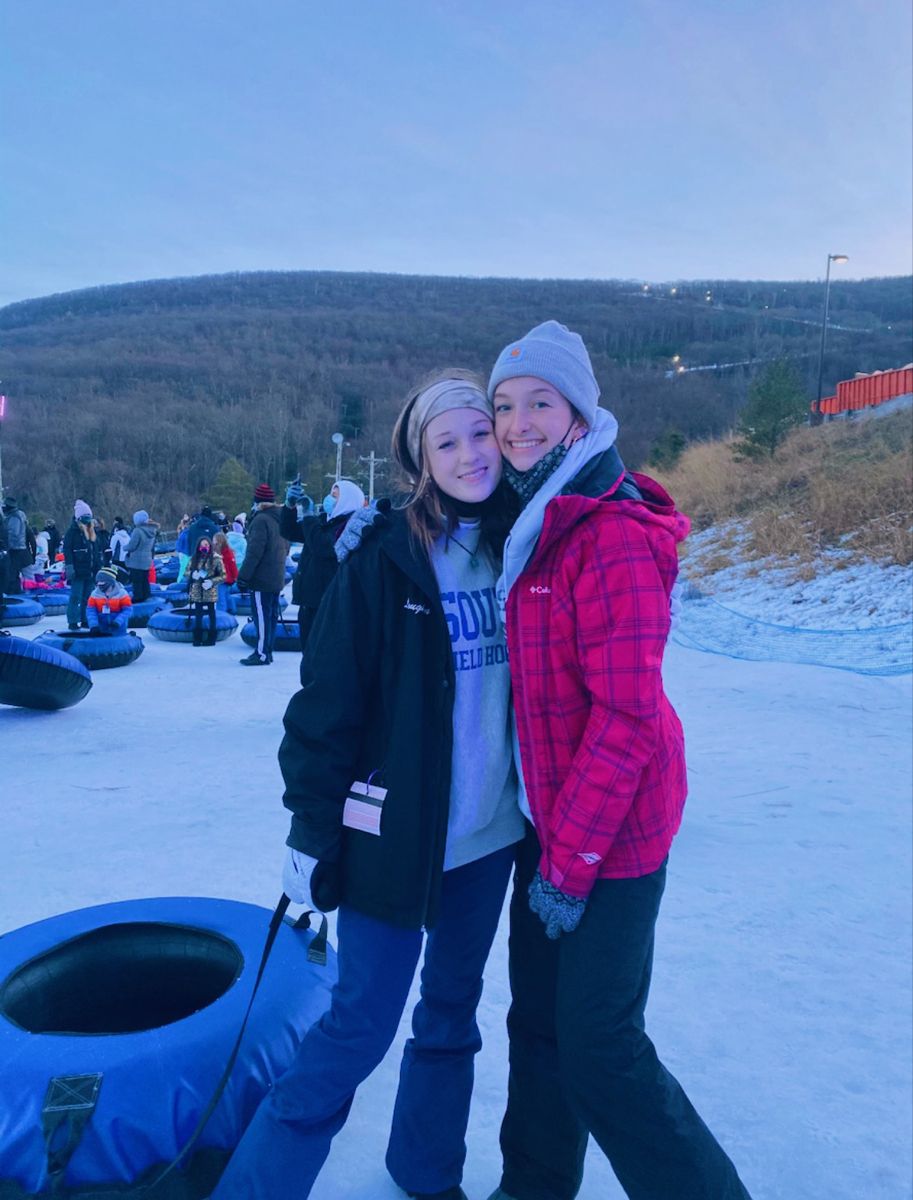 fashionable snow tubing outfit ideas for a day outdoors