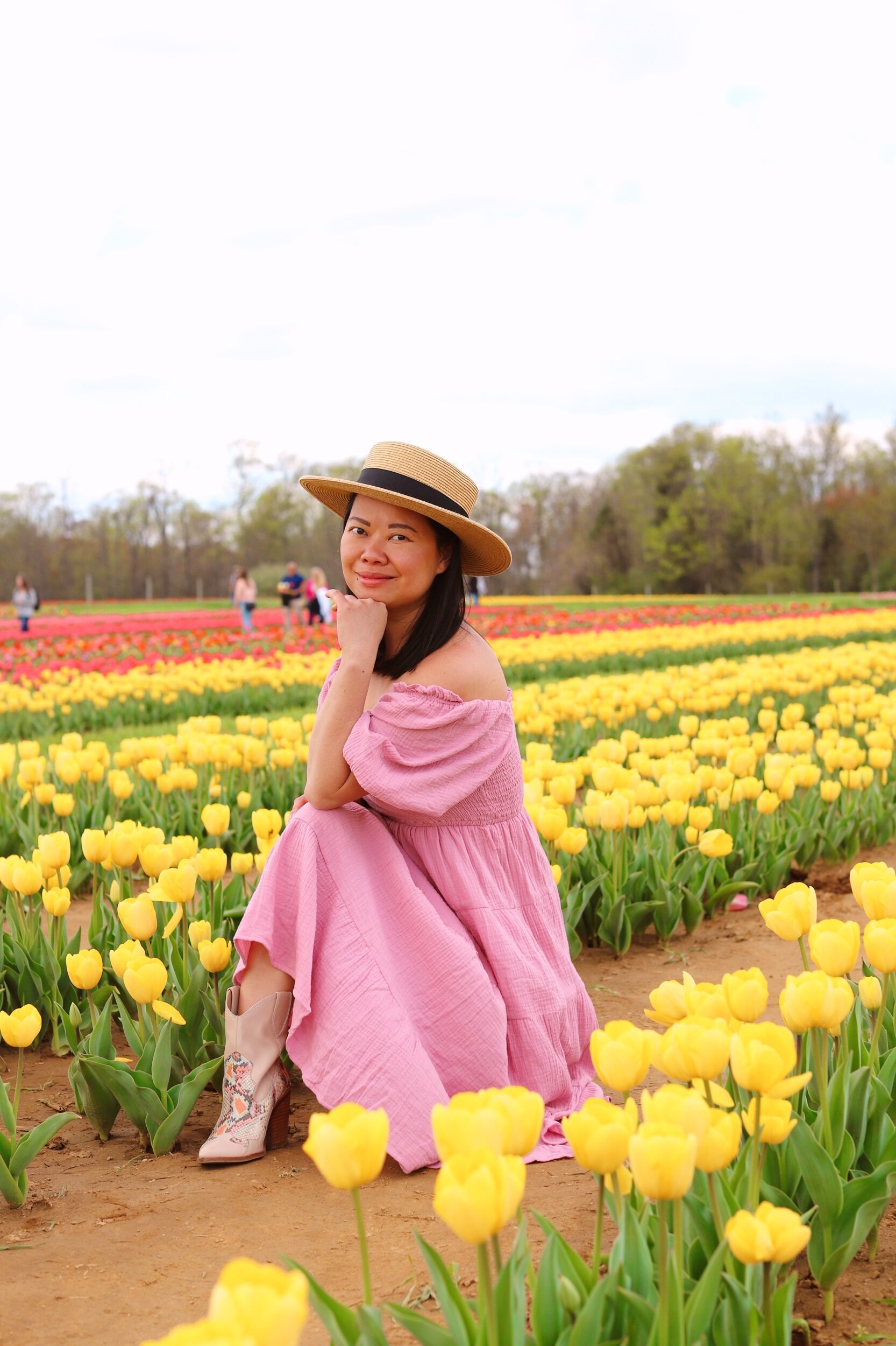 feminine tulip farm outfit ideas with florals