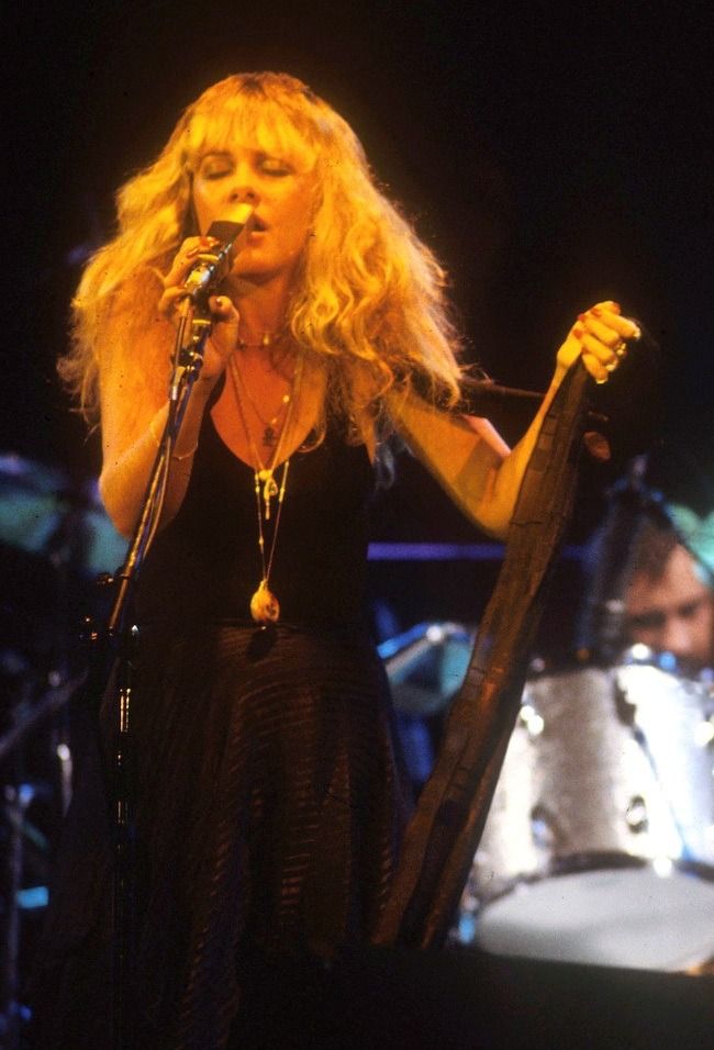 Fleetwood Mac concert outfit ideas 0081